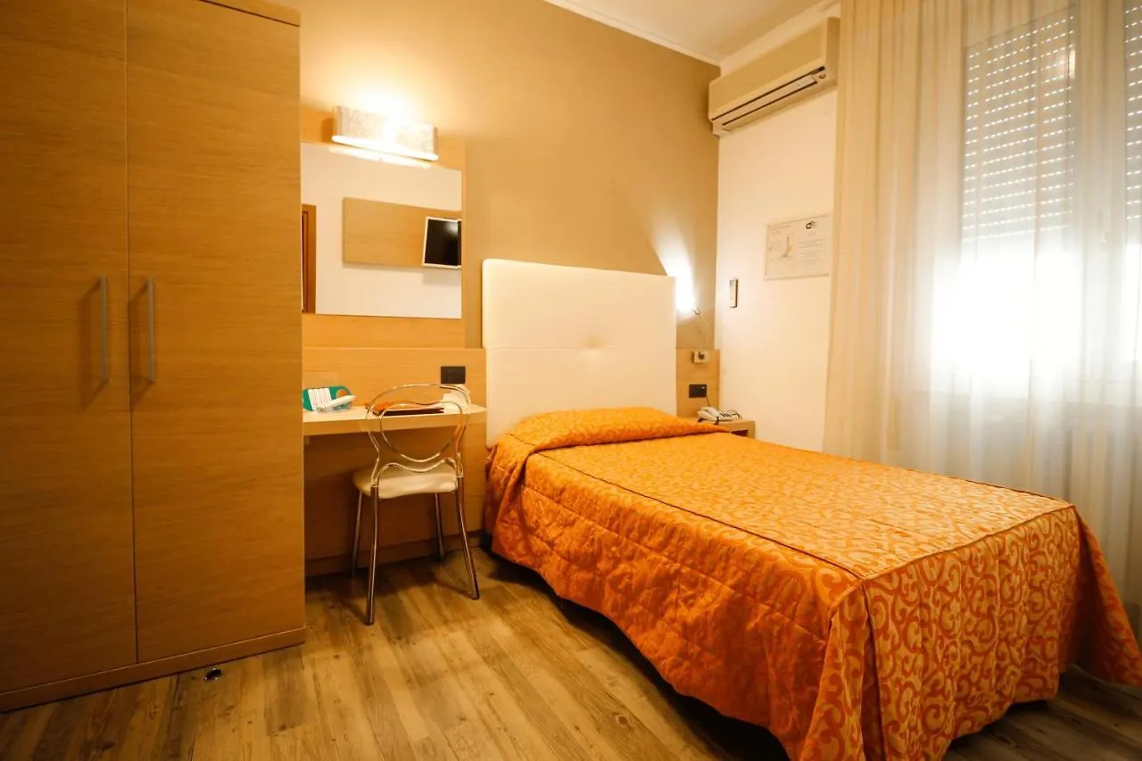 Hotel Europa Desenzano del Garda 3*,