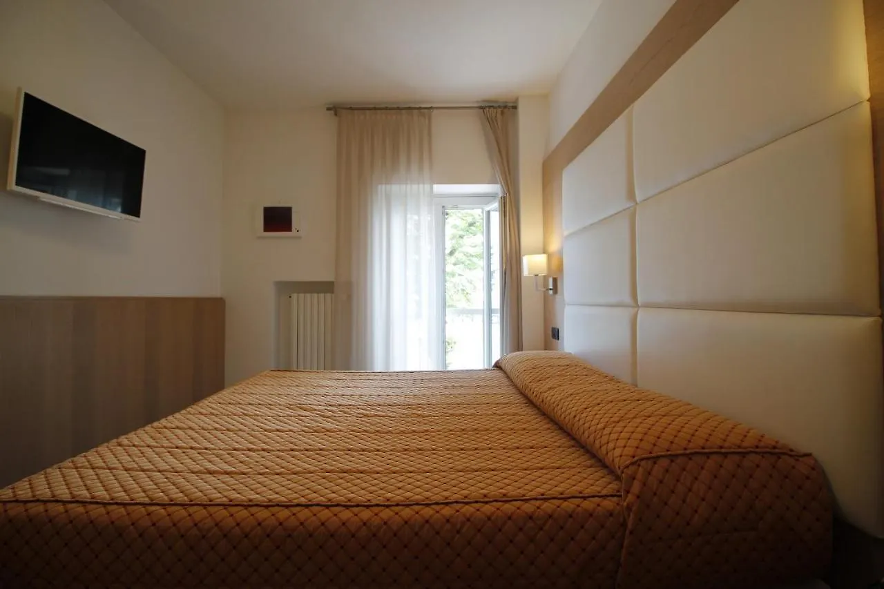 Hotel Europa Desenzano del Garda 3*,
