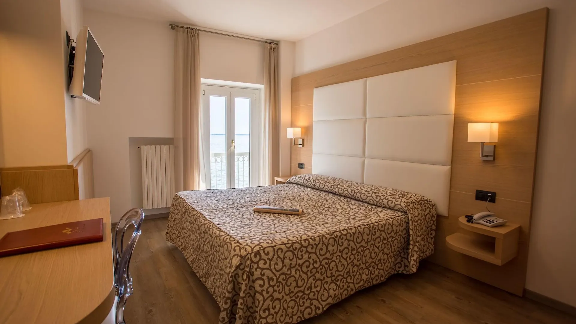 Hotel Europa Desenzano del Garda 3*,  Italien